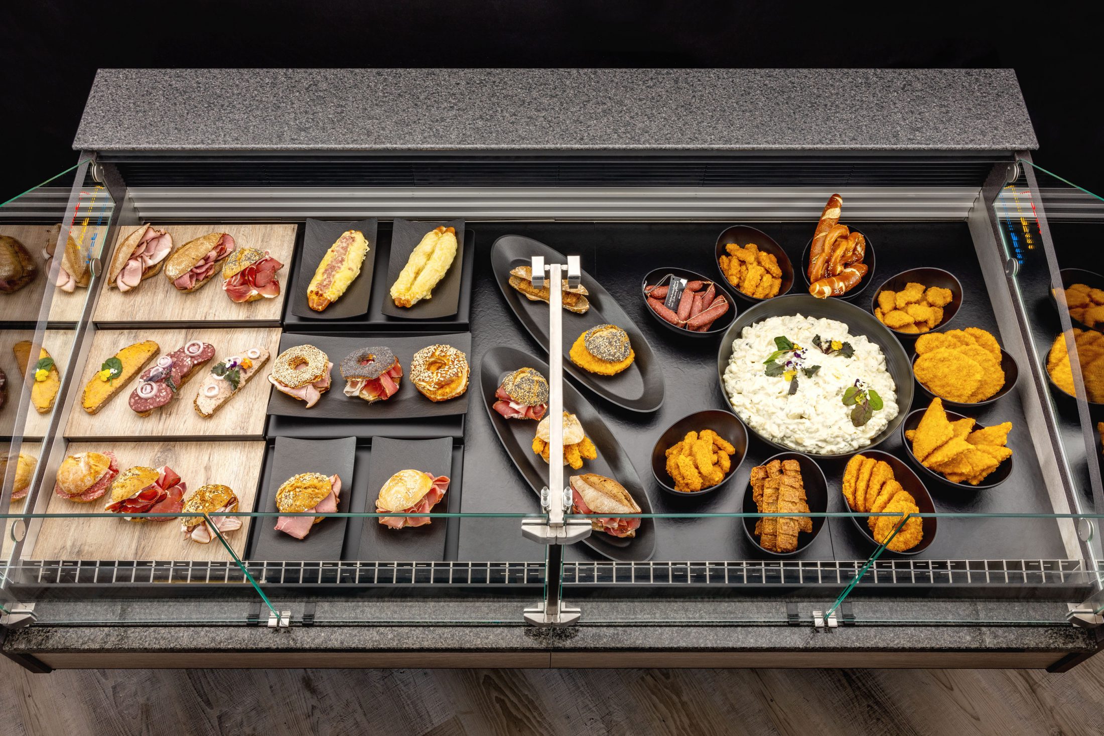 Modular presentation systems with snack