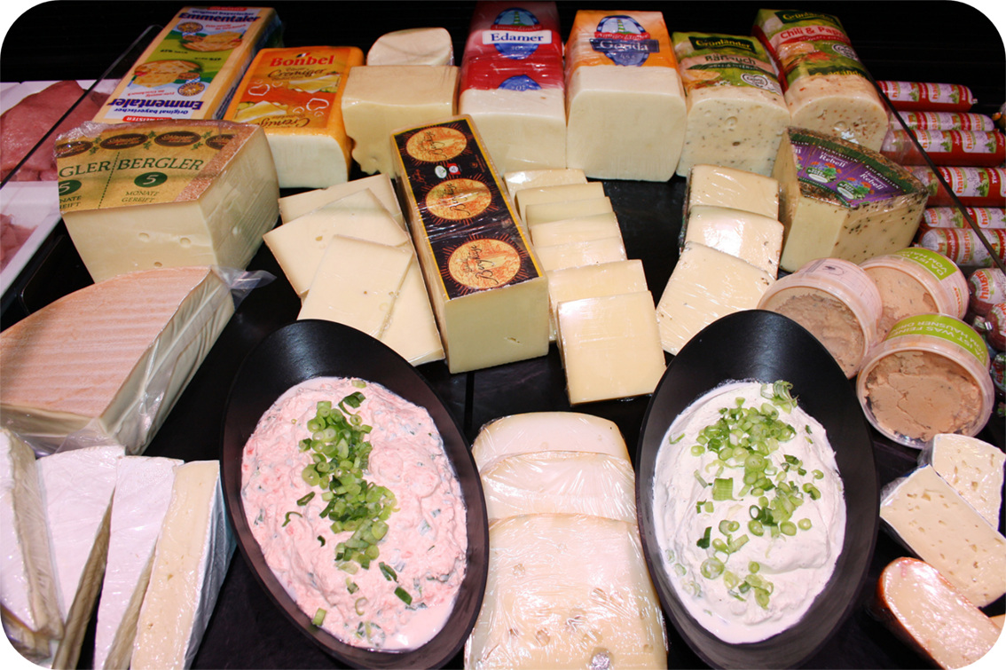 Käsetheke Präsentation auf PricoPlex-Schalen
