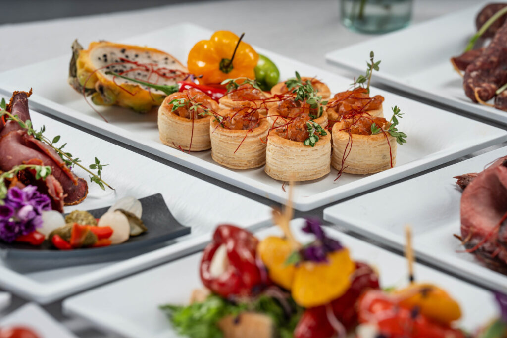 Catering: CATE in weiß