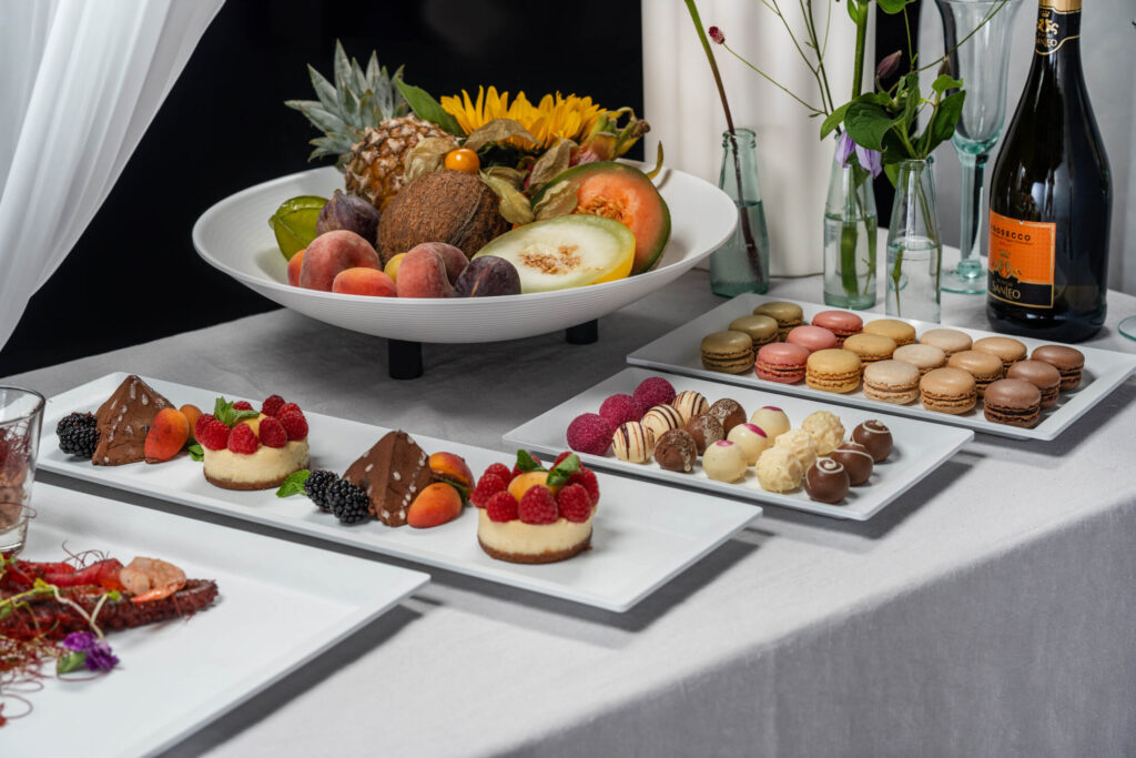 Catering: CATE in weiß