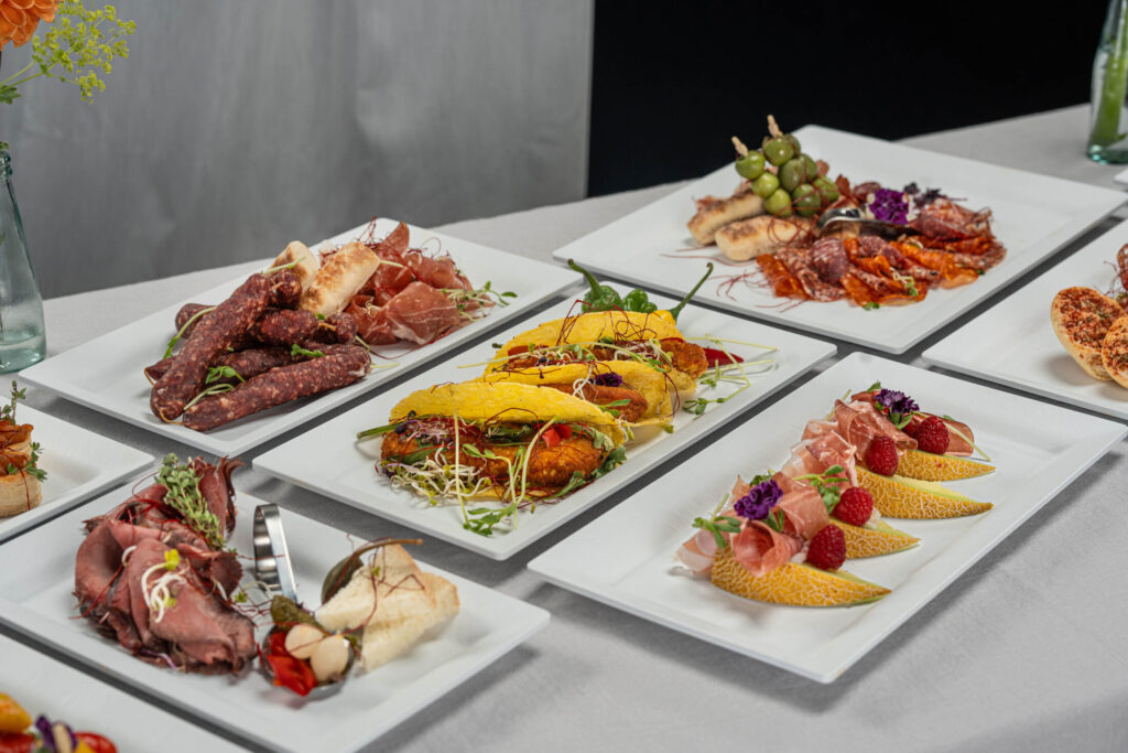 Catering: CATE in weiß