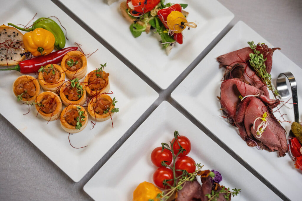 Catering: CATE in weiß