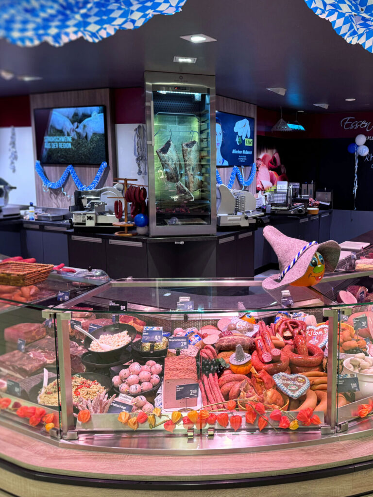 Tablwareschalen von PricoPlex in der Frischetheke von EDEKA Hahner