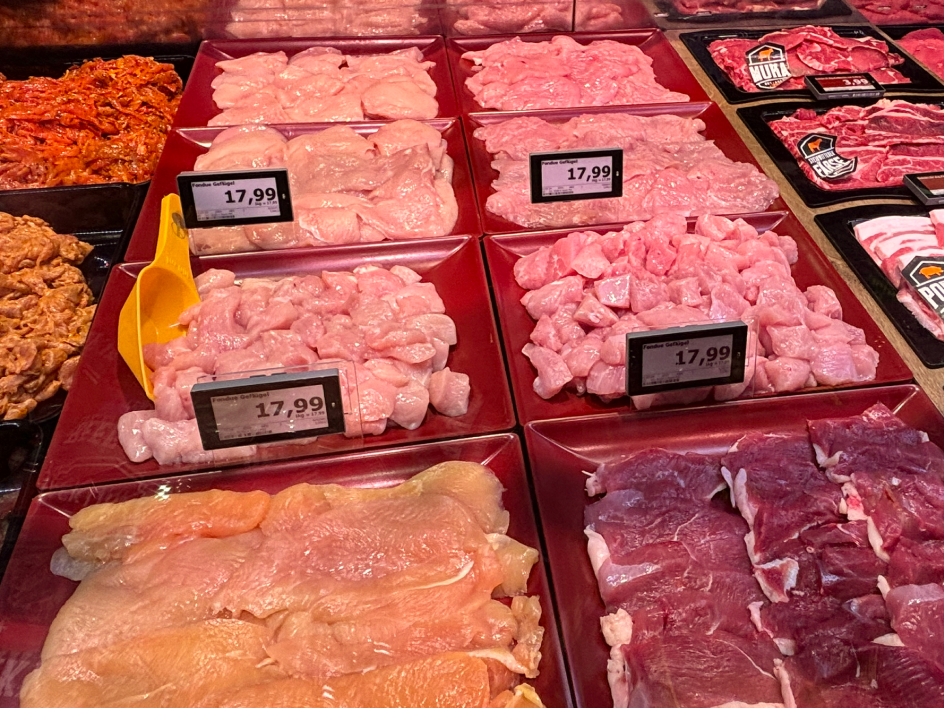 Serie GRACE in rot vor allem für Geflügel